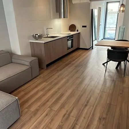 Amber - Brand New Luxury 1 Bedroom Located In The Very Center * וארנה