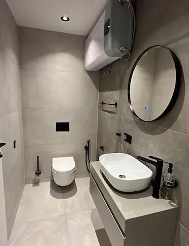 Amber - Brand New Luxury 1 Bedroom Located In The Very Center *